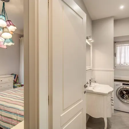 Flat With Terrace By Vatican Daire